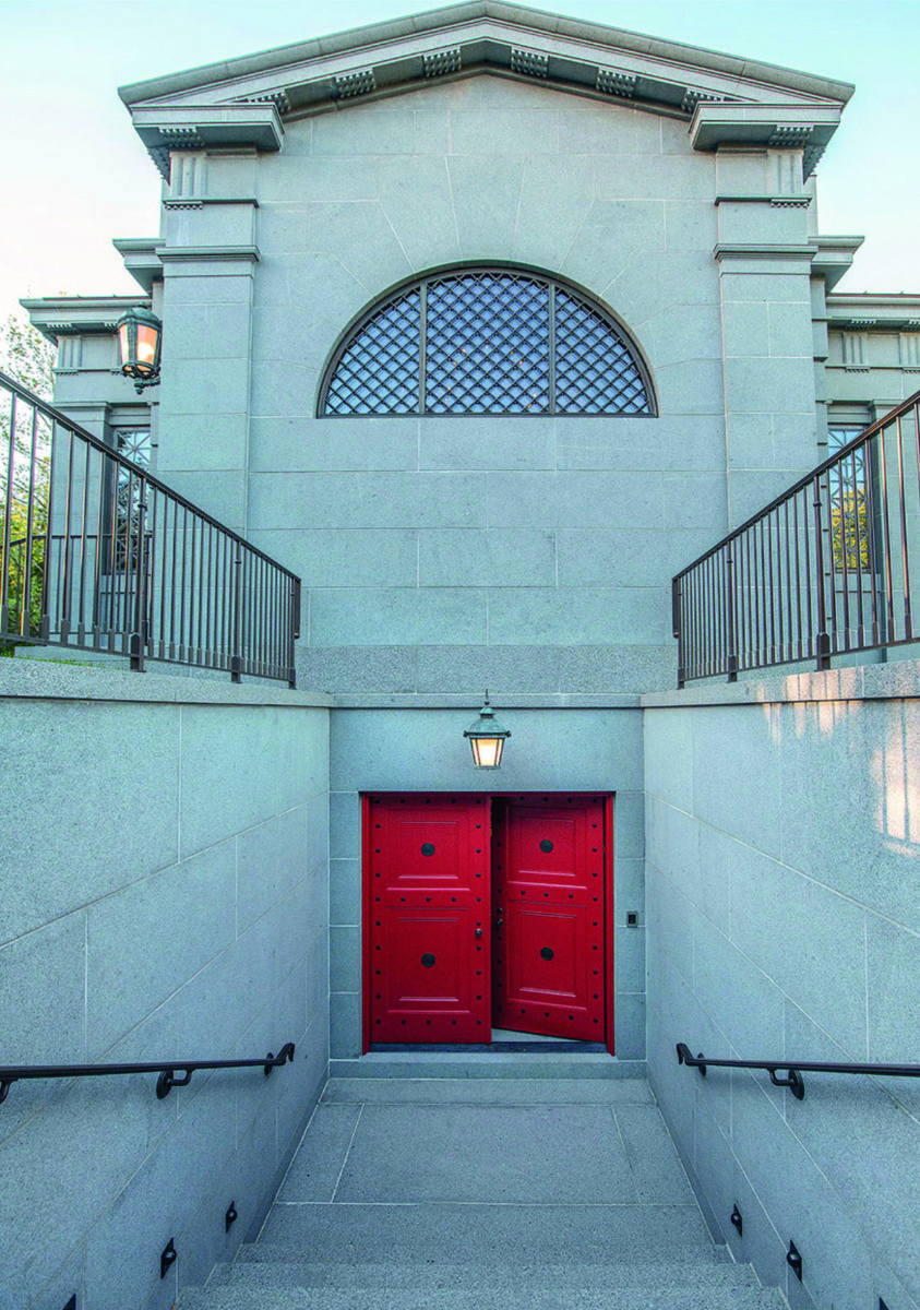 Safe and effective packaging for transporting luxury doors and windows