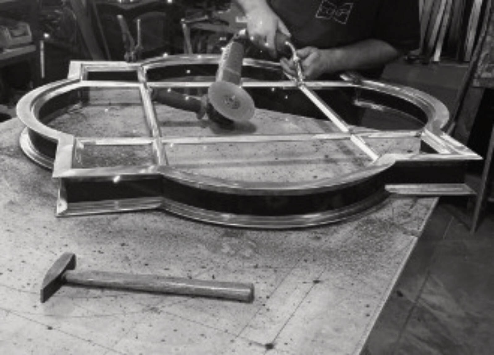 High precision metal welding process for Genesi doors and windows