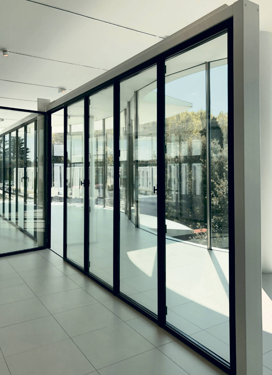 Bespoke modern folding door for luxury environments